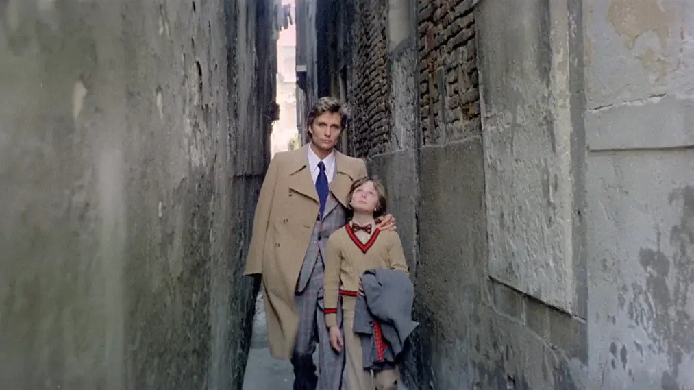 Phim A Whisper in the Dark - Un sussurro nel buio (1976)