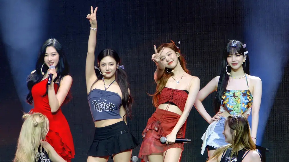 Phim aespa: WORLD TOUR in cinemas - 에스파: 월드 투어 인 시네마 (2024)