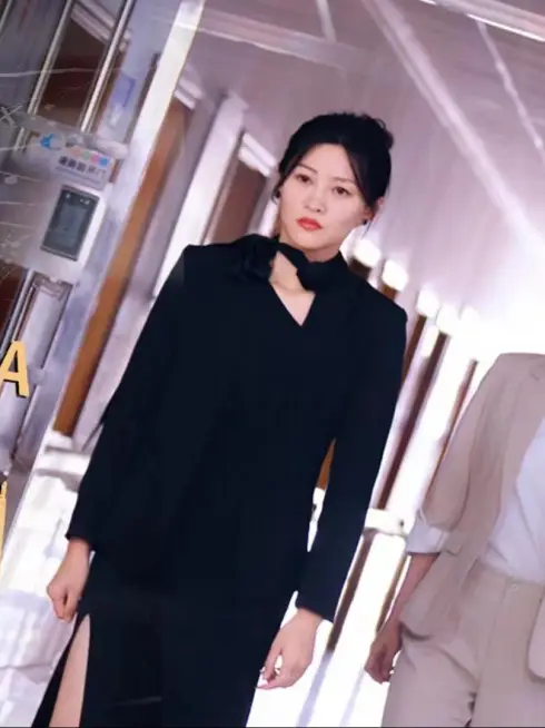 Phim Chị Gái Năm Mươi Xinh Đẹp và Ngầu - 五旬姐姐又美又飒 (2025)