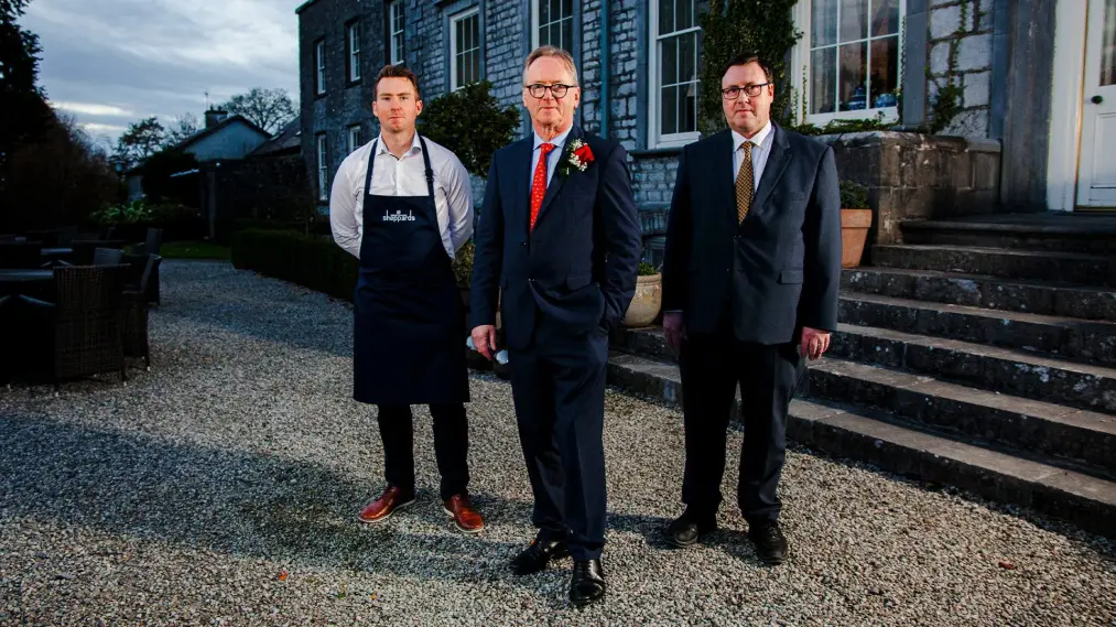 Phim Country House Auction - Country House Auction (2024)