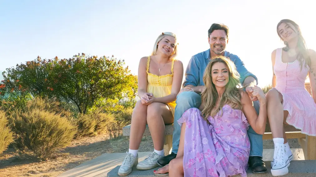 Phim Denise Richards and Her Wild Things - Denise Richards and Her Wild Things (2025)