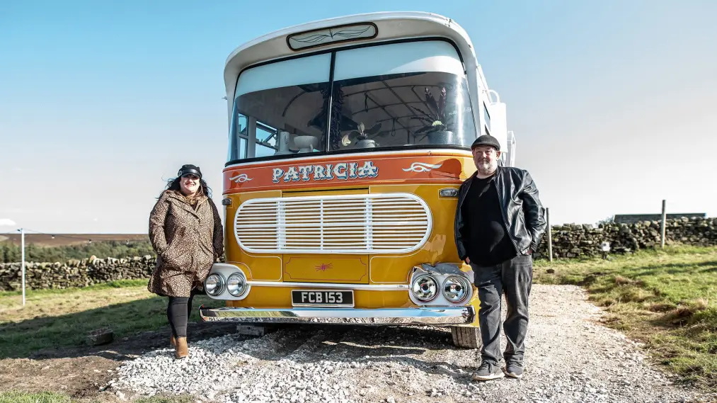 Johnny Vegas: Carry on Glamping