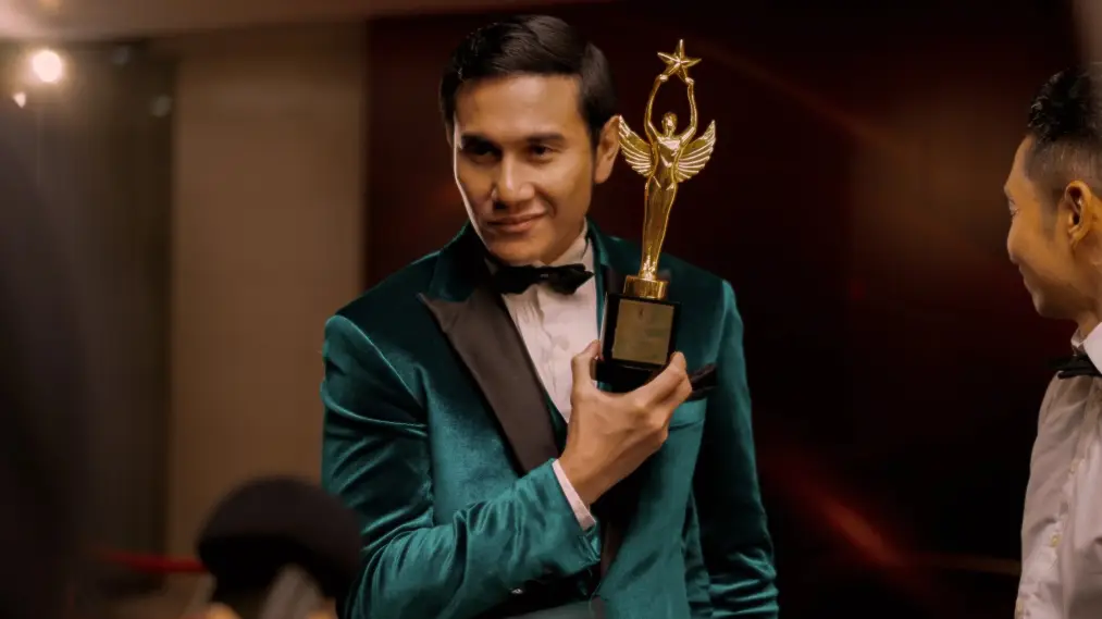 Phim Lost in the Spotlight - Lupa Daratan (2025)