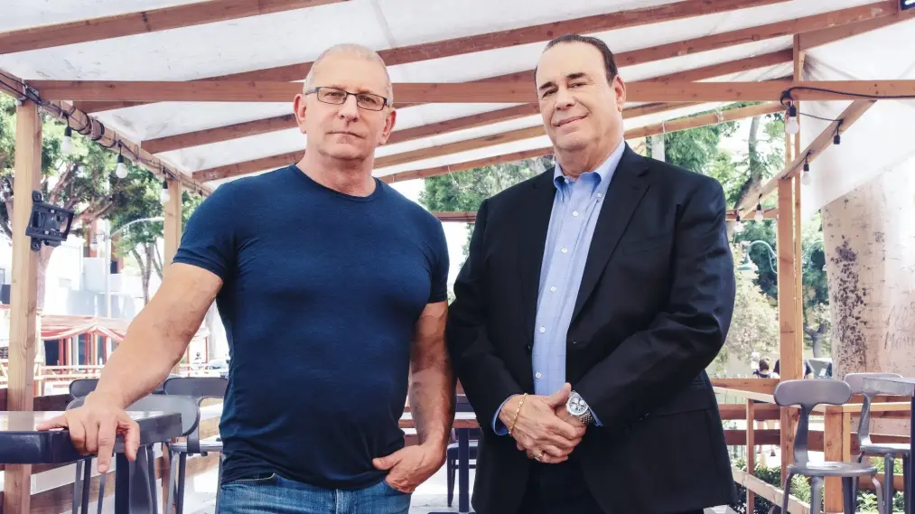 Phim Restaurant Rivals: Irvine vs. Taffer - Restaurant Rivals: Irvine vs. Taffer (2022)
