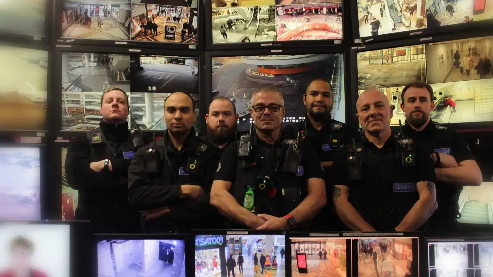 Phim Shoplifters: At War with the Law - Shoplifters: At War with the Law (2020)