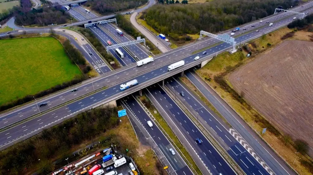 Phim The Motorway: Life in the Fast Lane - The Motorway: Life in the Fast Lane (2014)